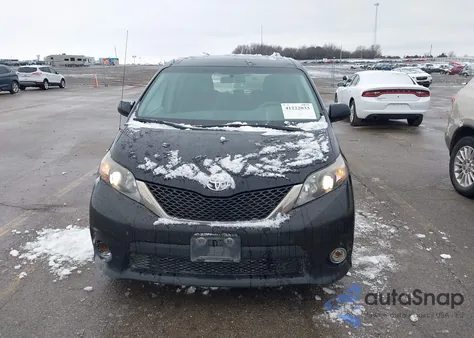 2011 Toyota Sienna Sport z USA, uszkodzony, nr VIN 5TDXK3DC2BS137357